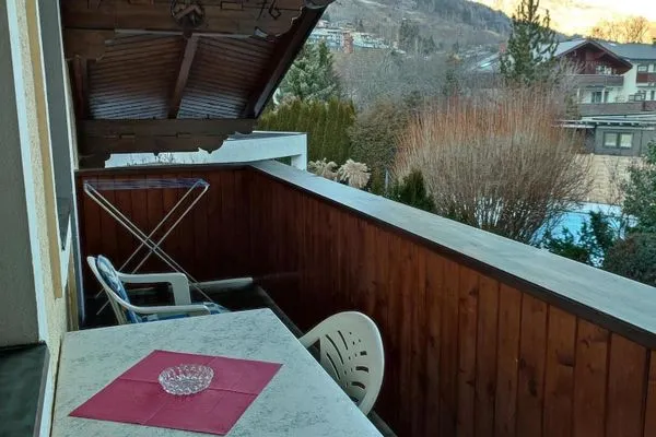 Ausblick Berge  City Life 1 by Alpenidyll Apartments