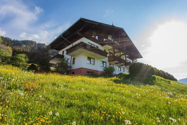 Hauptansicht Gebäude im Sommer  Huberhof 1 by Alpenidyll Apartments