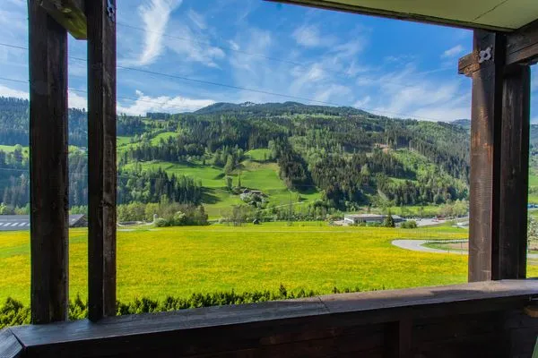 Aussicht in die Berge  Huberhof 5 by Alpenidyll Apartments