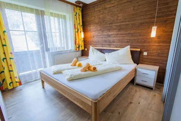 Schlafzimmer 1, Doppelbett  Huberhof 9 by Alpenidyll Apartments