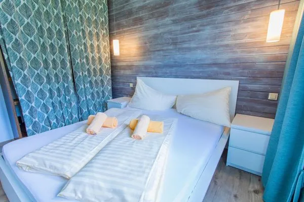 Schlafzimmer 1, Doppelbett  Huberhof 10 by Alpenidyll Apartments
