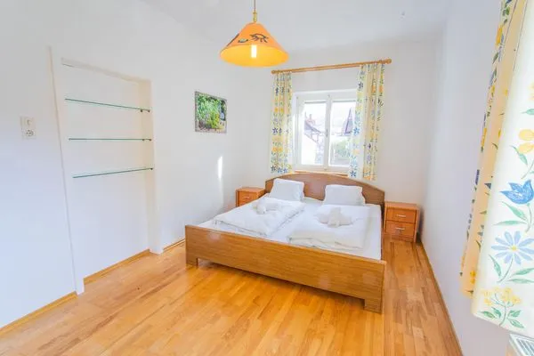 Schlafzimmer 5, Doppelbett  Hoamathaus I by Alpenidyll Apartments