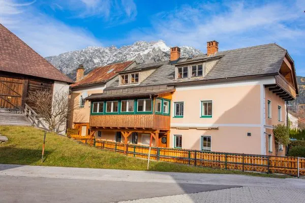 Hauptansicht Gebäude im Sommer  Hoamathaus II by Alpenidyll Apartments