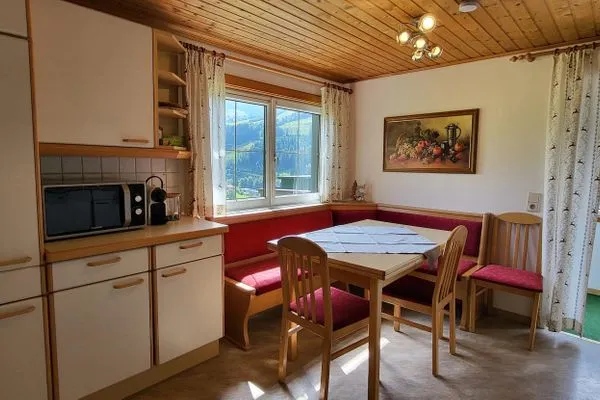 Küche mit Essbereich  Fischbacher App. 2 by Alpenidyll Apartments