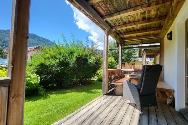 Terrace with seating  Stodertraum 4 "Margerite" by Alpenidyll Apartments