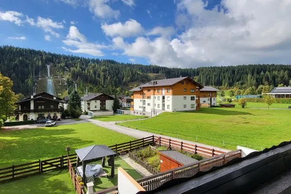 Balkon, Aussicht Schisprungschanze  Bergidyll 8 by Alpenidyll Apartments