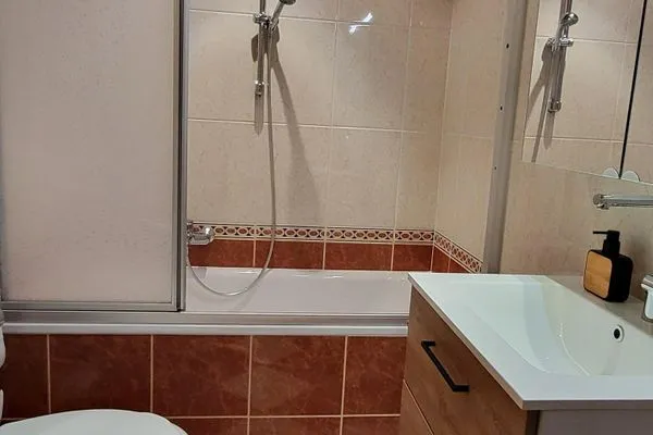 Badewanne und WC  Bergidyll 8 by Alpenidyll Apartments