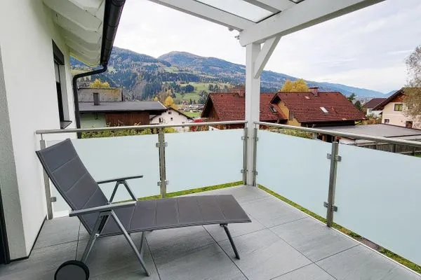 Aussicht in den Garten  LandLiebe Aich by Alpenidyll Apartments