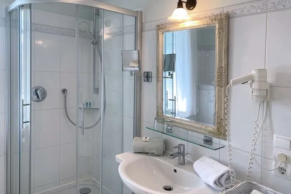 Badezimmer  Villa Hansa App. A2 - perfekter Blick über die Dünen auf die Lübecker Bucht