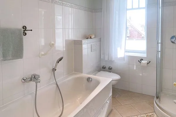 Badezimmer  Villa Hansa App. A2 - perfekter Blick über die Dünen auf die Lübecker Bucht