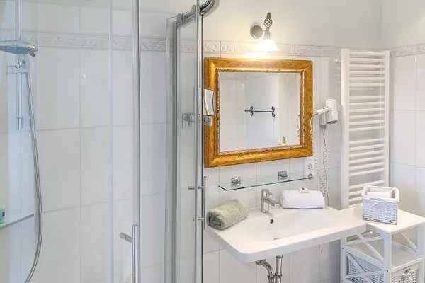 Badezimmer  Villa Hansa App. A3 - wunderschöne Ferienwohnung mit Panorama-Meerblick