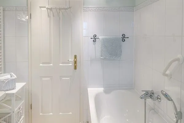Badezimmer  Villa Hansa App. A3 - wunderschöne Ferienwohnung mit Panorama-Meerblick