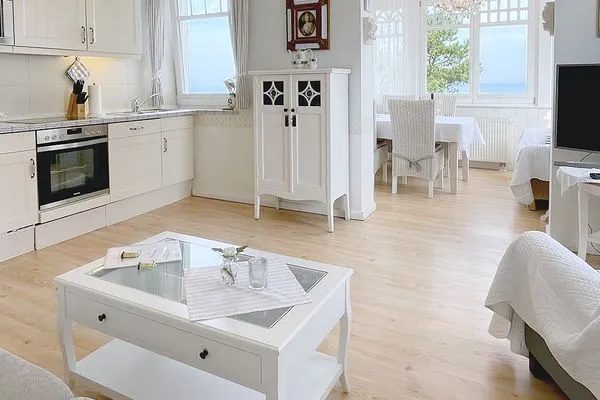 Wohnzimmer  Villa Hansa App. B2 - wunderbarer Meerblick im Wintergarten