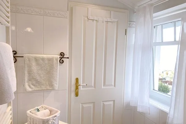 Badezimmer  Villa Hansa App. B3 - Panormameerblick über die ganze Lübecker Bucht