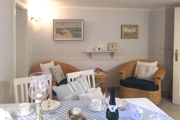 Küche / Küchenzeile  Villa Hansa App. C1 - mit Strandkorb und Palmen auf der Terrasse