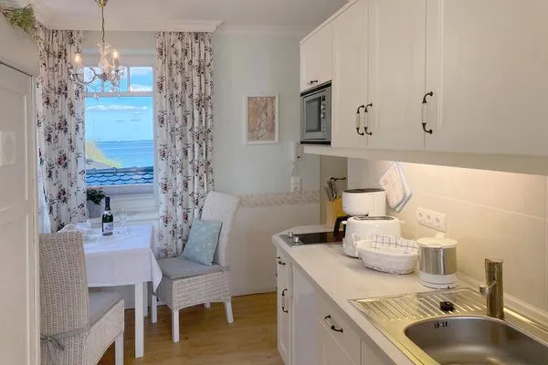 Küche / Küchenzeile  Villa Hansa App. C2 - strandnahes Studio mit Südbalkon & Seeblick