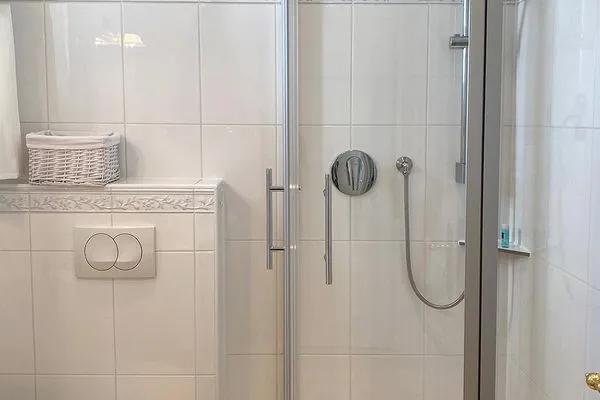 Badezimmer  Villa Hansa App. C2 - strandnahes Studio mit Südbalkon & Seeblick