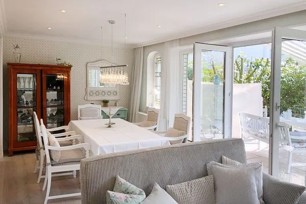 Wohnzimmer  Unser Sommerhaus - Ferienhaus mit Garten, Balkonen & Sonnenterrasse