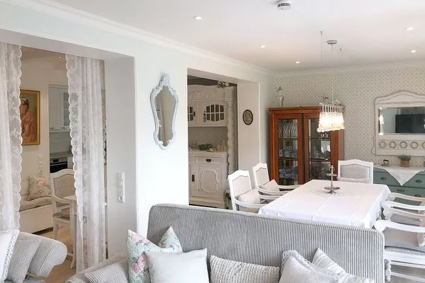 Wohnzimmer  Unser Sommerhaus - Ferienhaus mit Garten, Balkonen & Sonnenterrasse