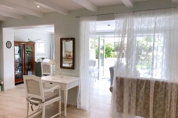 Wohnzimmer  Unser Sommerhaus - Ferienhaus mit Garten, Balkonen & Sonnenterrasse