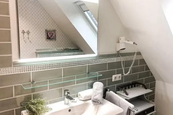 Badezimmer  Unser Sommerhaus - Ferienhaus mit Garten, Balkonen & Sonnenterrasse