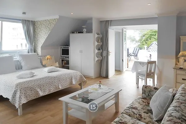 Schlafzimmer  Haus Midsommer App. 15 - Penthouse über drei Ebenen – Meerblick & Strandkorb auf der Dachterrasse