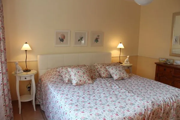 Bett  Ferienwohnung Kleiner Seeigel in Sassnitz auf Rügen mit Terrasse