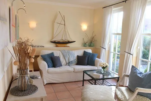 Wohnzimmer  Ferienwohnung Kleiner Seeigel in Sassnitz auf Rügen mit Terrasse