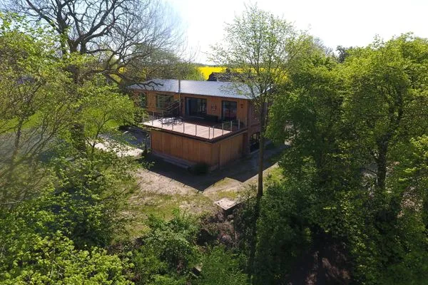 Blick auf die Westscheune mit großer Dachterrasse  Westscheune am Mühlendamm