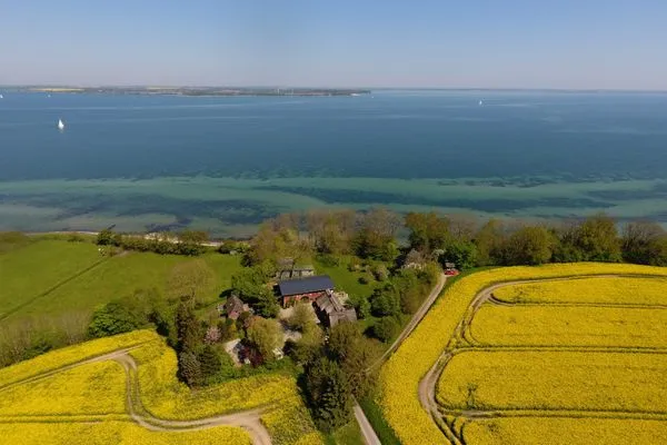 Tolle Alleinlage: Der Mühlendamm an der Flensburger Förde  Westscheune am Mühlendamm