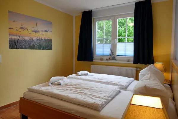 Schlafzimmer  Ferienwohnung Kranichglück - im Herzen der Halbinsel Jasmund