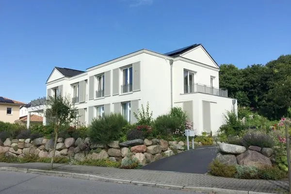 Fassade / Eingang  Ferienwohnung Richi - zentrale und ruhige in der Hafenstadt Sassnitz