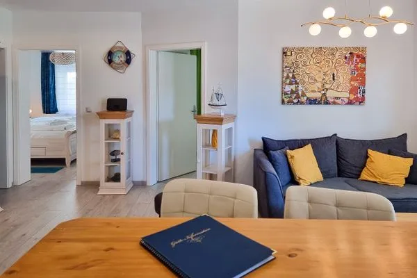 Wohnzimmer  Ferienwohnung Sonnenblick - zentral in der Hafenstadt Sassnitz