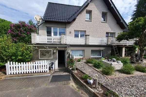 Fassade / Eingang  Ferienwohnung Sonnenschein - im Herzen der Halbinsel Jasmund