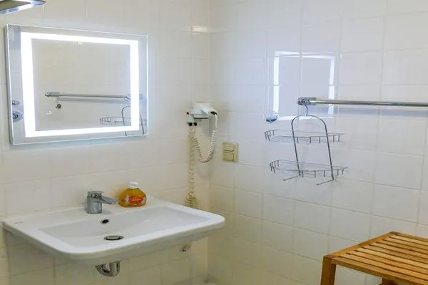 Badezimmer  Ferienwohnung Moritz - Urlaub in ruhiger Lage mit Hund