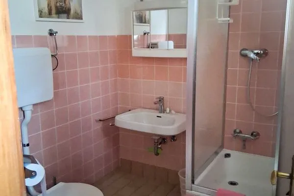 Badezimmer Haus Kiebitzdelle-Leegde 16 Ferienhaus Müller