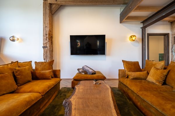  Scheune 1746 Tating - Sofaecke mit TV