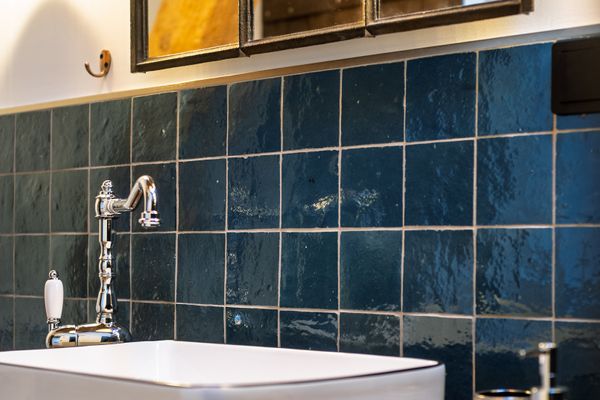  Scheune 1746 Tating - Waschbecken