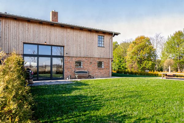  Scheune 1746 Tating - Rasenfläche