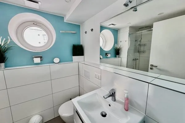 Badezimmer  FeWo Meeresglück in PRORA . 7.37