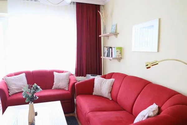 Wohnzimmer  Kjeirstr. 19-21, Whg. 10