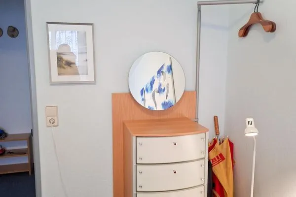 Schlafzimmer mit bequemer Schlafcouch Haus Fritz-Reuter-Straße 5 Ferienwohnung Herbst