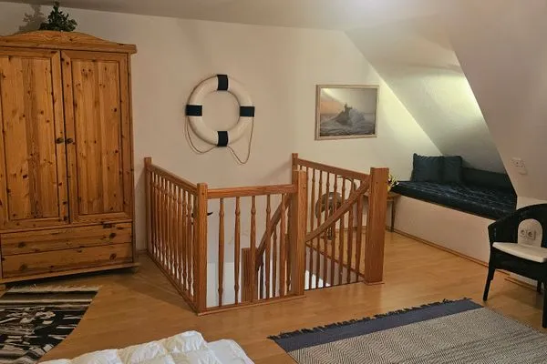 Kleiderschrank im Schlafzimmer Achtern Diek Achtern Diek 12b - Wohnung 6