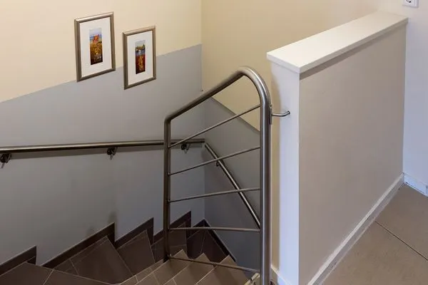 Korridor oben mit Treppe zum Schlafzimmer und Badezimmer Strand Residenz Ferienwohnung "Strandruh"