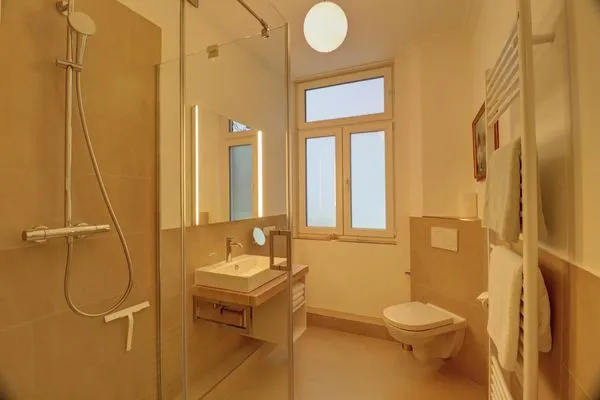 Badezimmer  Villa Johanna App. 2 - maritimes Wohnen in bester Lage mit Südbalkon & Garten