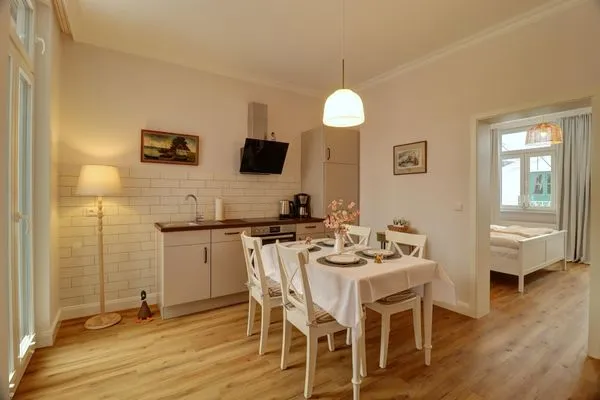Küche / Küchenzeile  Villa Johanna  App.1 - mit zwei Balkonen & Garten - nur wenige Schritte vom Strand