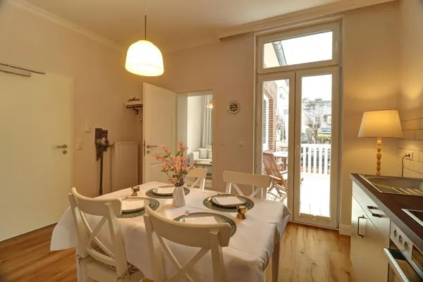 Küche / Küchenzeile  Villa Johanna  App.1 - mit zwei Balkonen & Garten - nur wenige Schritte vom Strand