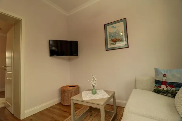 Wohnzimmer  Villa Johanna  App.1 - mit zwei Balkonen & Garten - nur wenige Schritte vom Strand