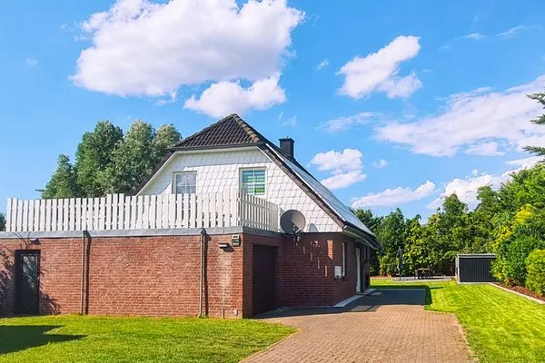 Fassade / Eingang  Ferienhaus Haffliebe mit Sauna und Kamin
