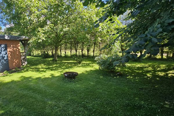  An der Bootfahrt Tönning - garten